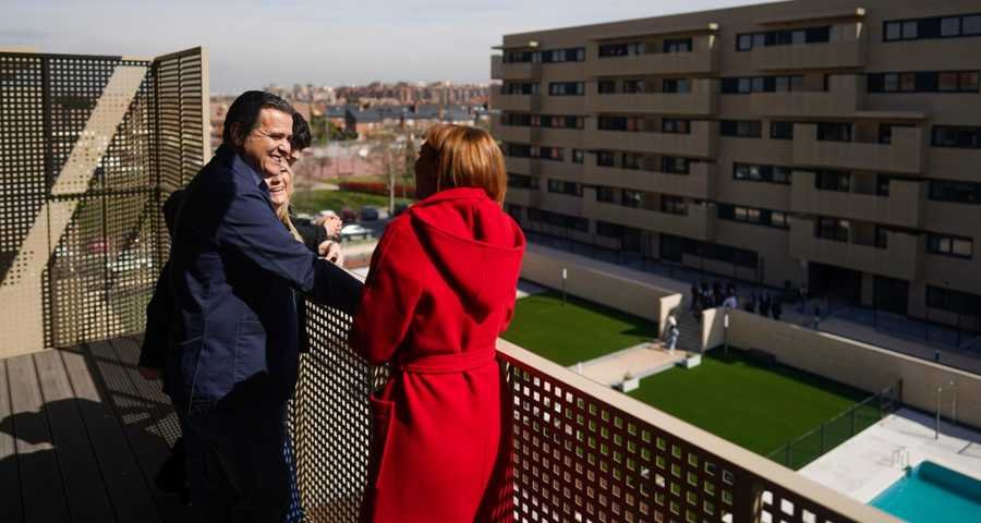 Madrid entrega en Alcorcón las primeras 140 viviendas de alquiler a