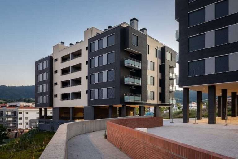 Culmia entrega Culmia Aritzatxu Berdea, 48 viviendas próximas al mar en la localidad vizcaína de Bermeo