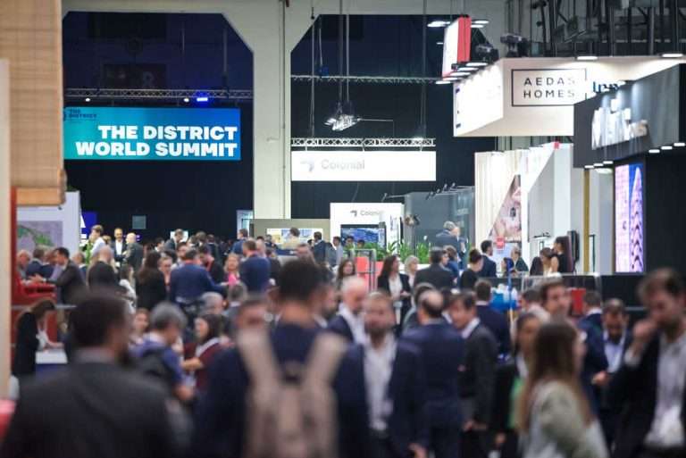 Quedan dos trimestres para que el sector inmobiliario se reactive, según los expertos