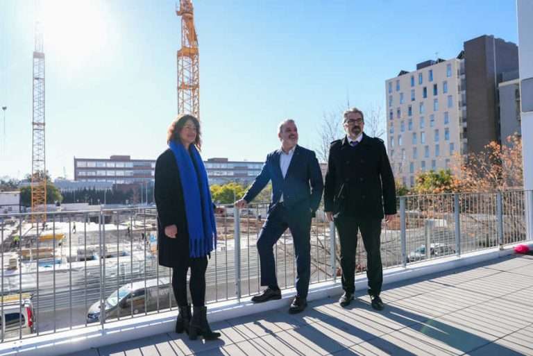 Barcelona termina 10 promociones y amplía el parque público con 750 nuevas viviendas de protección oficial