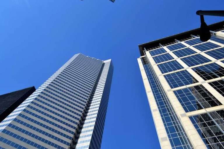 Las grandes inmobiliarias registran un alza del 30% en la bolsa en 2023