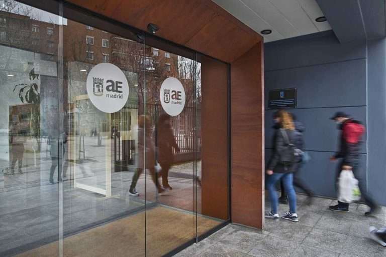 Impulso al empleo de los jóvenes con el programa primera experiencia profesional en Madrid