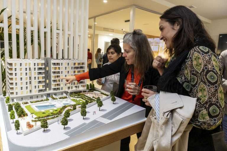 Los extranjeros compran 9 de cada 10 viviendas nuevas en la Costa del Sol