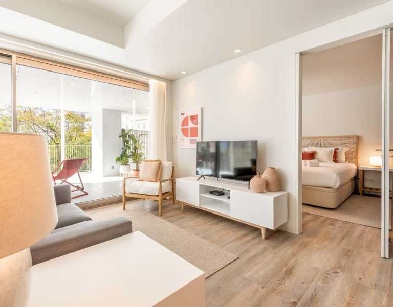 A pesar de las restricciones, el alquiler turístico sigue siendo un motor económico vital en España