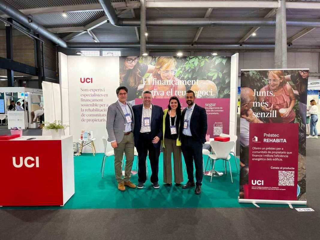 Stand UCI construmat (2) El 43% de los catalanes están dispuestos a proponer una reforma energética a sus vecinos para mejorar la eficiencia de su edificio