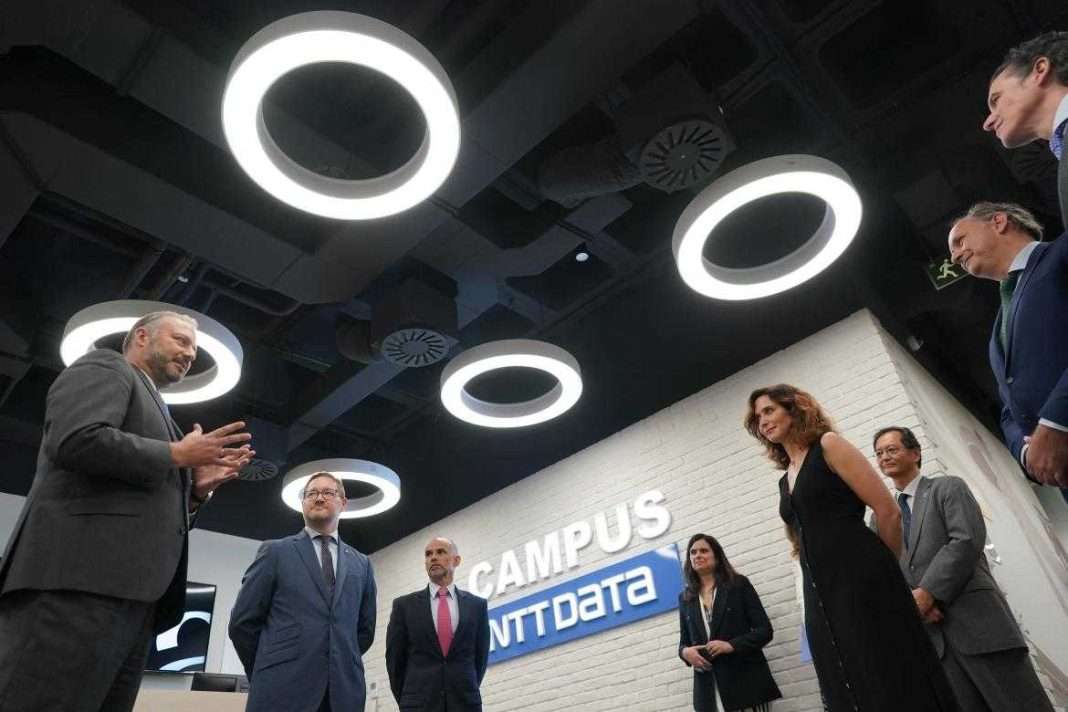 Díaz Ayuso impulsa el empleo digital con una inversión de 63 millones