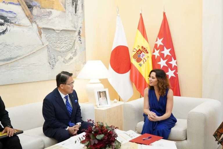 Díaz Ayuso firma un acuerdo con Japón para impulsar relaciones culturales y comerciales: “Invertir en Madrid es invertir en España”
