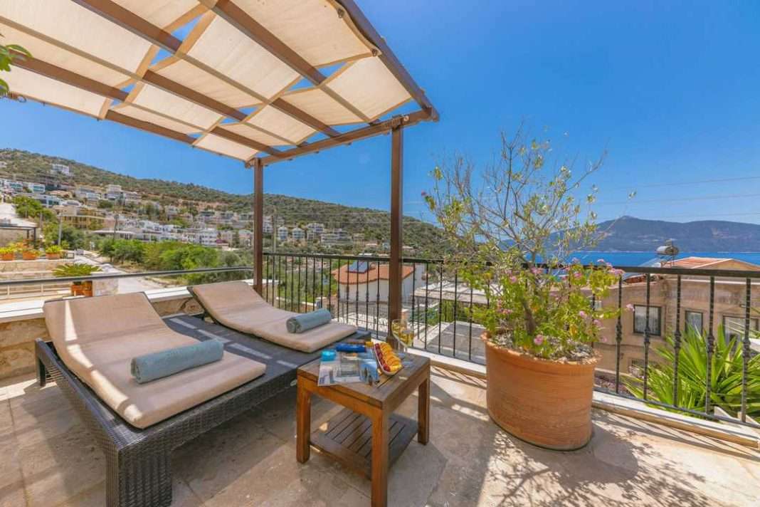 Convierte tu terraza en un oasis este verano con estos tips