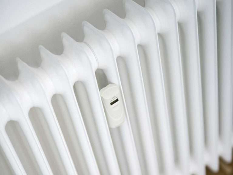 Las comunidades de vecinos que contraten la TUR4 podrán ahorrar hasta un 40% en el precio del kWh