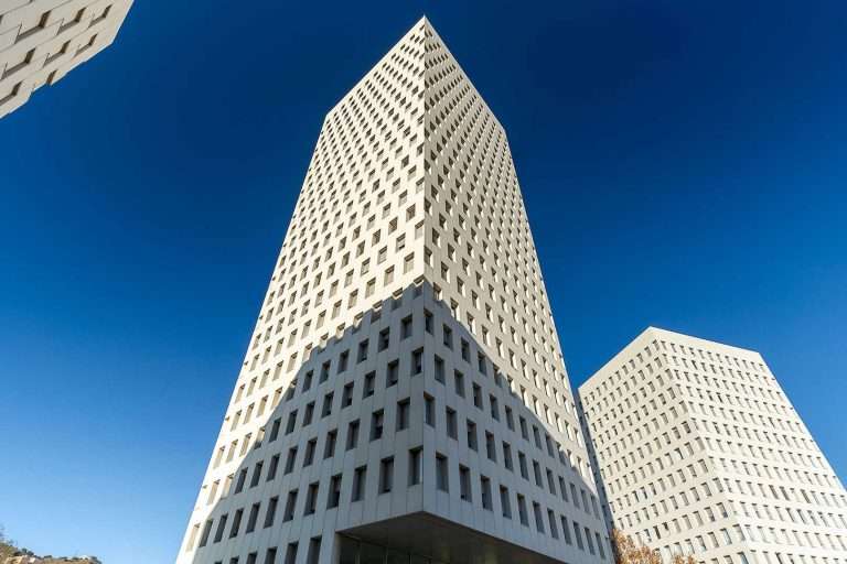 Cevasa compra de la torre residencial Cubics a Urban Input