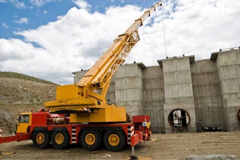 Las certificadoras de operadores de grúa móvil autopropulsada que quieran acreditarse deberán ajustar su actuación a los requisitos de la nueva UNE 330000-6