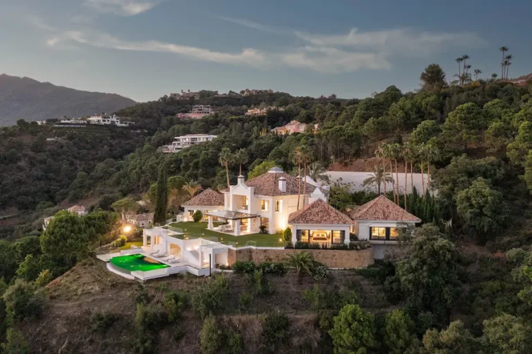 Marbella escala posiciones en el turismo de ultralujo y se consolida como la alternativa sostenible a destinos históricos como Ibiza o la Costa Azul