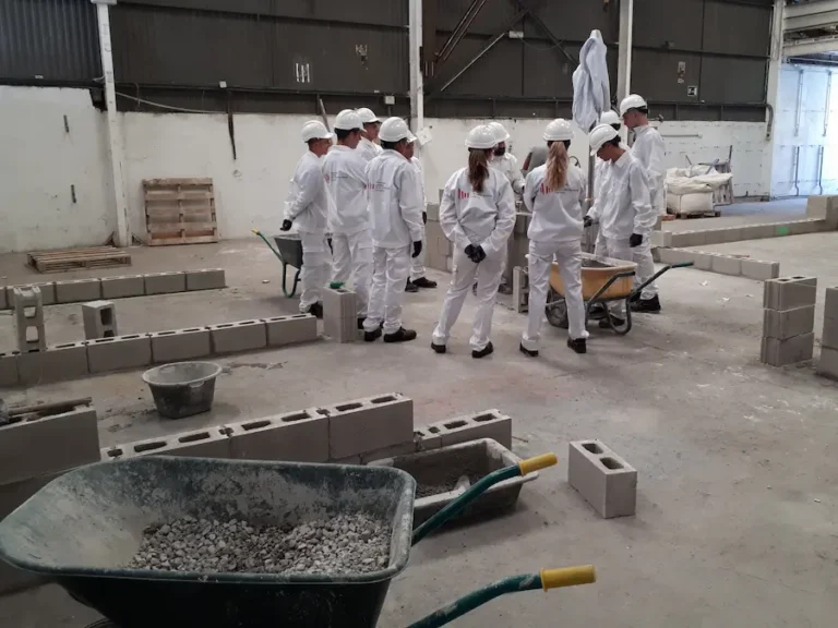 Baja el desempleo en construcción pero persiste la falta de cualificación