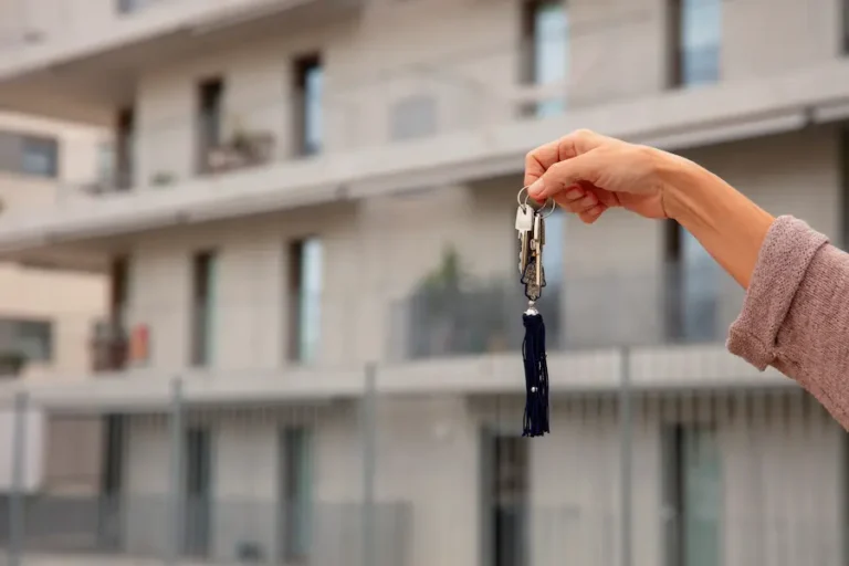 En España se destina más del 52% del salario al alquiler tradicional y casi un 20% a una habitación en un piso compartido