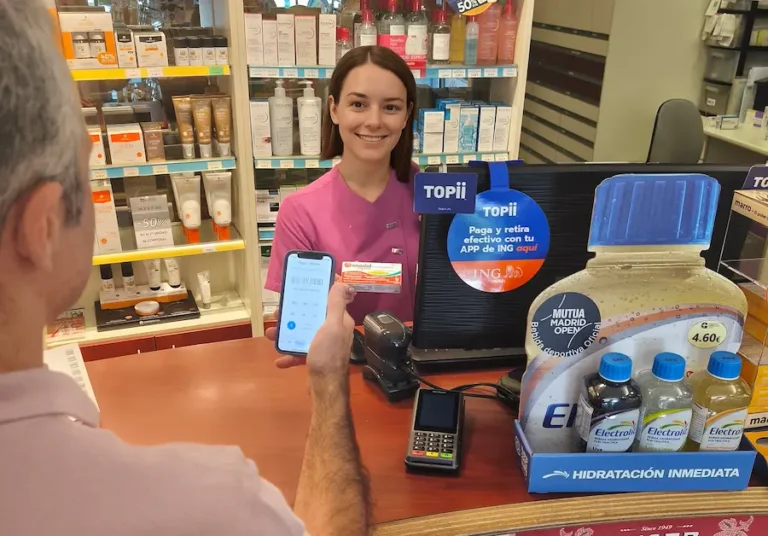Tecnología social en farmacias como puntos de retirada de efectivo